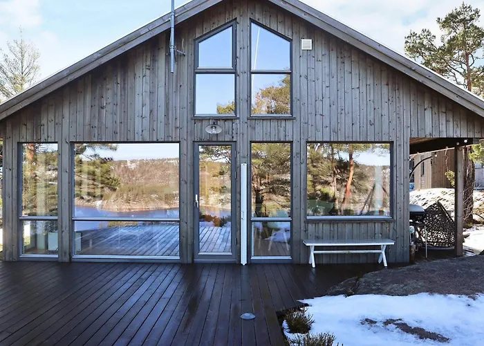 8 Person In Risor-by Traum Рисёр